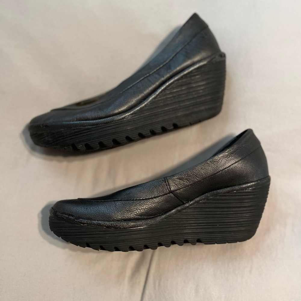 Fly London Women's Black Leather Wedges - Picture 2 of 5